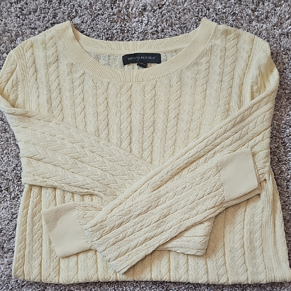 Banana Republic Soft Yellow Knit Pullover - Picture 6 of 6
